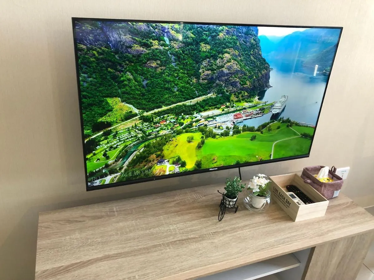Tropicana 218 Macalister Netflix Unit By Blue Sky Holidays George Town